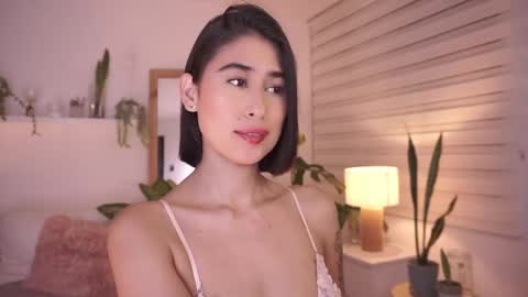 ELLA OWEN online show from 04.18.26