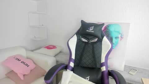 Ella online show from 03.12.26