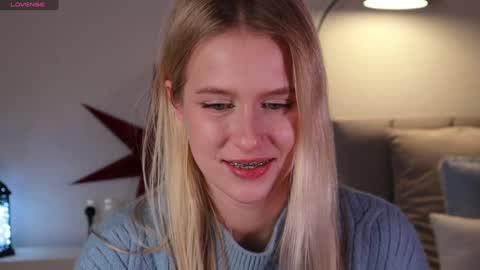 Snapshot of ella_twinkle chatting on 12.02.24 Ella online show from 12.02.24