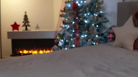 Snapshot of ella_twinkle chatting on 01.09.25 Ella online show from 01.09.25