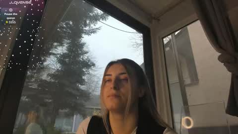 ella_vee online show from 12.20.25