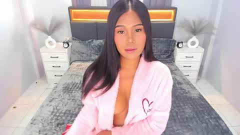 Snapshot of ellabrown_ chatting on 04.18.26 SINGLE PO online show from 04.18.26