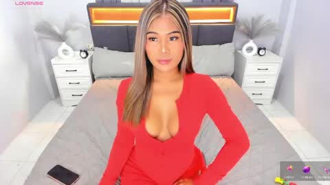 Snapshot of ellabrown_ chatting on 05.27.26 SINGLE PO online show from 05.27.26