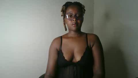Snapshot of ellah_simone chatting on 05.04.26 ellah-simone online show from 05.04.26
