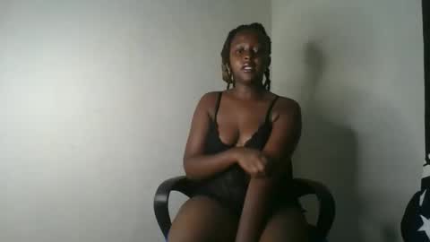 Snapshot of ellah_simone chatting on 05.04.26 ellah-simone online show from 05.04.26