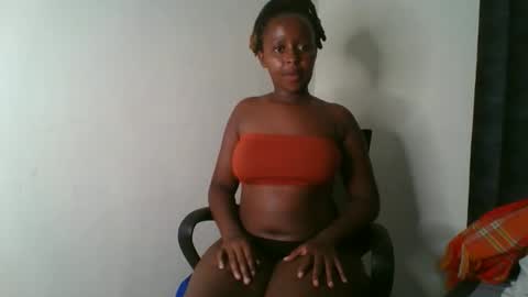 Snapshot of ellah_simone chatting on 05.17.26 ellah-simone online show from 05.17.26