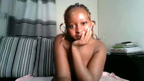 Snapshot of ellah_simone chatting on 05.25.26 ellah-simone online show from 05.25.26