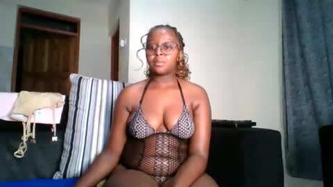 Snapshot of ellah_simone chatting on 05.29.26 ellah-simone online show from 05.29.26