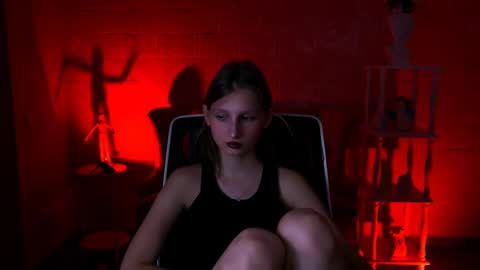 Snapshot of ellahorton chatting on 03.12.25 Ella online show from 03.12.25