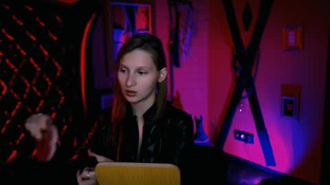 Snapshot of ellahorton chatting on 10.27.25 Ella online show from 10.27.25