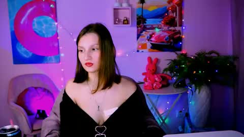 Snapshot of ellahorton chatting on 04.27.26 Ella online show from 04.27.26