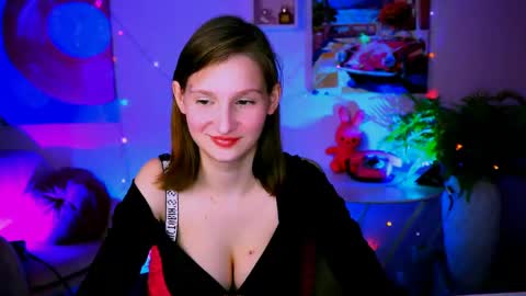 Snapshot of ellahorton chatting on 04.30.26 Ella online show from 04.30.26