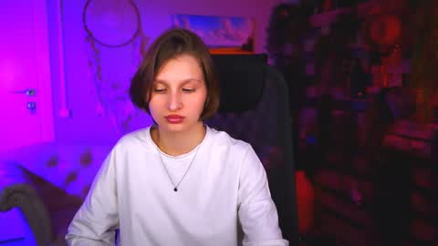Snapshot of ellahorton chatting on 05.12.26 Ella online show from 05.12.26