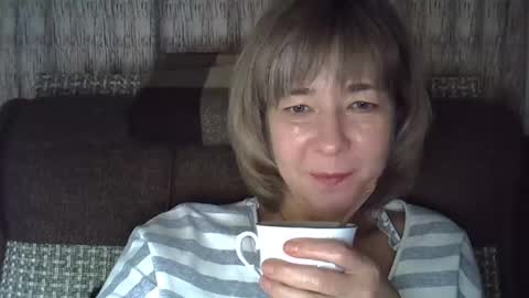 ellajohnsonx online show from 12.19.24