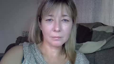 ellajohnsonx online show from 10.05.25