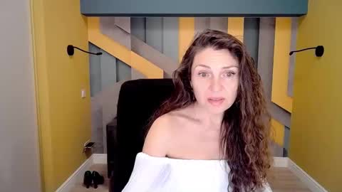 Snapshot of ellalongs chatting on 02.15.25 EllaLongs online show from 02.15.25