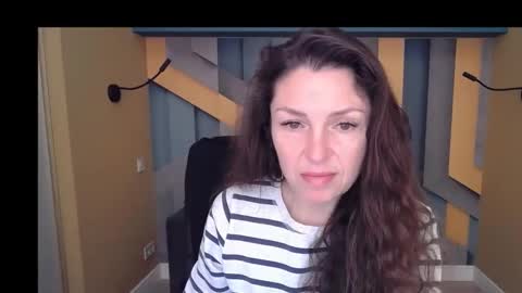 EllaLongs online show from 12.05.25