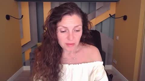 EllaLongs online show from 05.23.26