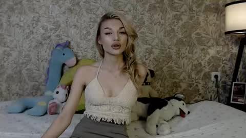 ellamilla online show from 11.23.25