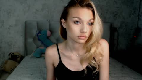 ellamilla online show from 07.05.26