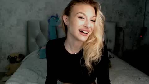 ellamilla online show from 07.17.26