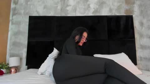  ella  online show from 03.06.25