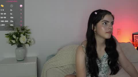 Snapshot of ellarose_xo chatting on 05.28.26 Ella Rose online show from 05.28.26