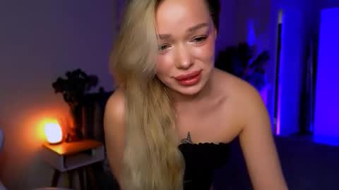 Snapshot of ellatwox chatting on 03.21.26 Ella online show from 03.21.26