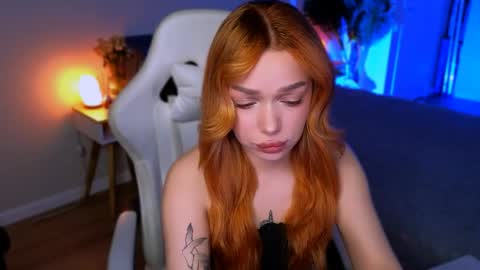 Snapshot of ellatwox chatting on 05.10.26 Ella online show from 05.10.26