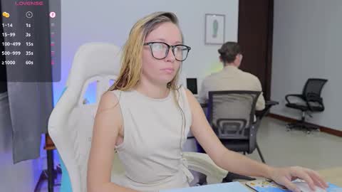 Snapshot of ellcrys chatting on 10.04.25 im Elsa lets go Subscribe to my OF and Youtube -35 online show from 10.04.25