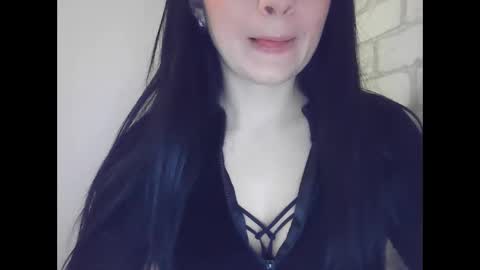 Snapshot of elle010843 chatting on 01.05.25 elle010843 online show from 01.05.25