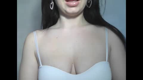 Snapshot of elle010843 chatting on 02.10.25 elle010843 online show from 02.10.25