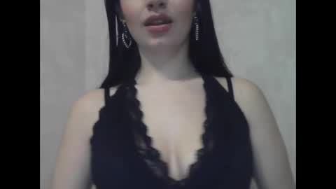 Snapshot of elle010843 chatting on 02.12.25 elle010843 online show from 02.12.25