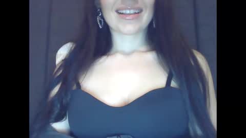 Snapshot of elle010843 chatting on 10.18.25 elle010843 online show from 10.18.25