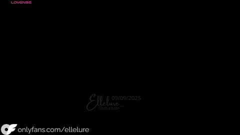 Snapshot of ellelure_ chatting on 09.09.25 Linda Restrepo online show from 09.09.25