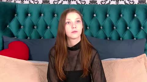 Snapshot of ellenbush chatting on 10.10.25 EllenBush online show from 10.10.25