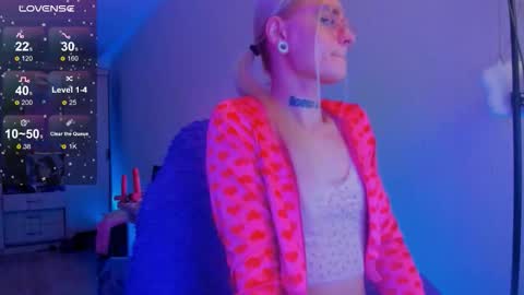 Snapshot of elli_26 chatting on 01.17.26 Ellie online show from 01.17.26