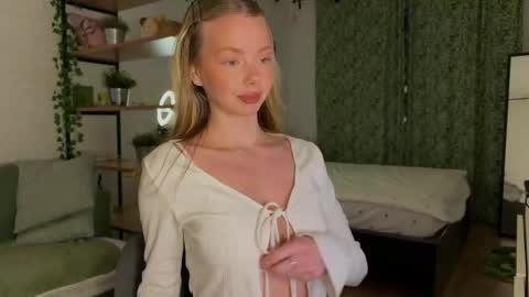Snapshot of elli_harmon chatting on 03.23.26 Ellie --- Ill see you either on Friday or Saturday and definitely on Sunday online show from 03.23.26