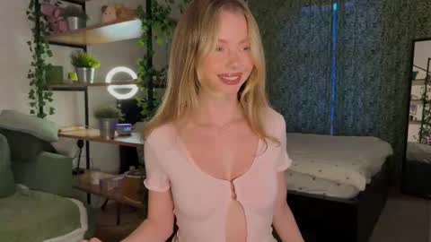 Snapshot of elli_harmon chatting on 03.27.26 Ellie --- Ill see you either on Friday or Saturday and definitely on Sunday online show from 03.27.26