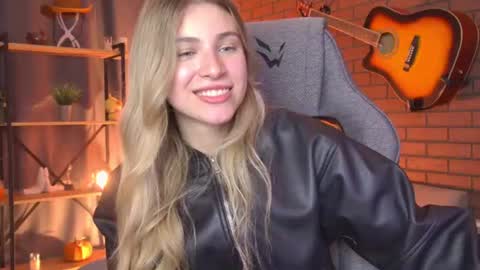 Snapshot of elliecutes chatting on 06.29.26 elliecutes online show from 06.29.26