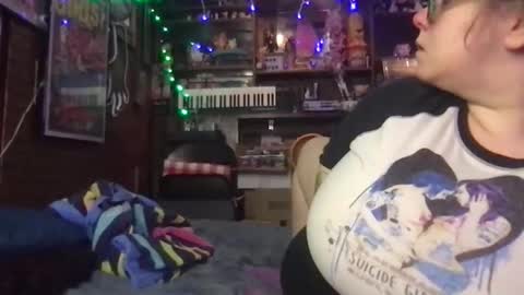 Ellie Louise online show from 12.15.25