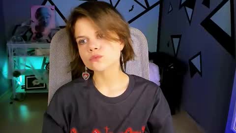 elliemurler online show from 10.22.25