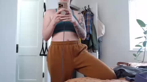 Ellie Rowyn online show from 03.24.26