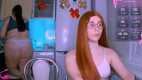 Snapshot of ellies_8 chatting on 01.29.25 Ellie online show from 01.29.25