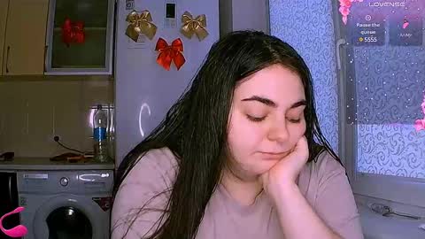 Snapshot of ellies_8 chatting on 02.02.25 Ellie online show from 02.02.25