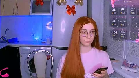 Snapshot of ellies_8 chatting on 02.04.25 Ellie online show from 02.04.25