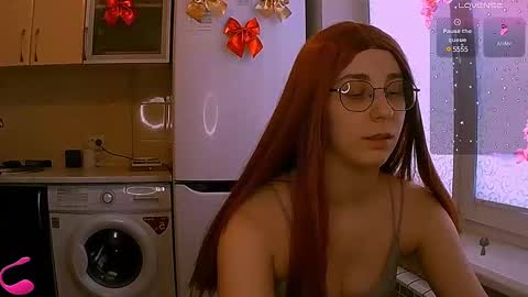 Snapshot of ellies_8 chatting on 02.08.25 Ellie online show from 02.08.25