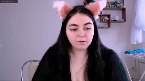 Snapshot of ellies_8 chatting on 02.22.25 Ellie online show from 02.22.25