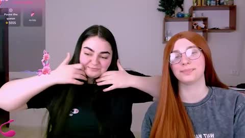 Snapshot of ellies_8 chatting on 02.26.25 Ellie online show from 02.26.25