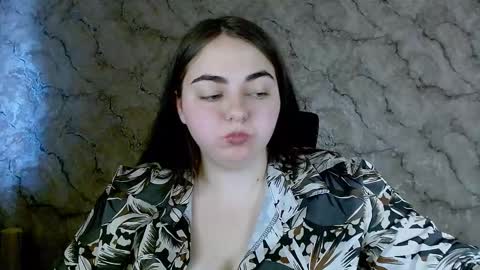 Snapshot of ellies_8 chatting on 09.12.25 Ellie online show from 09.12.25